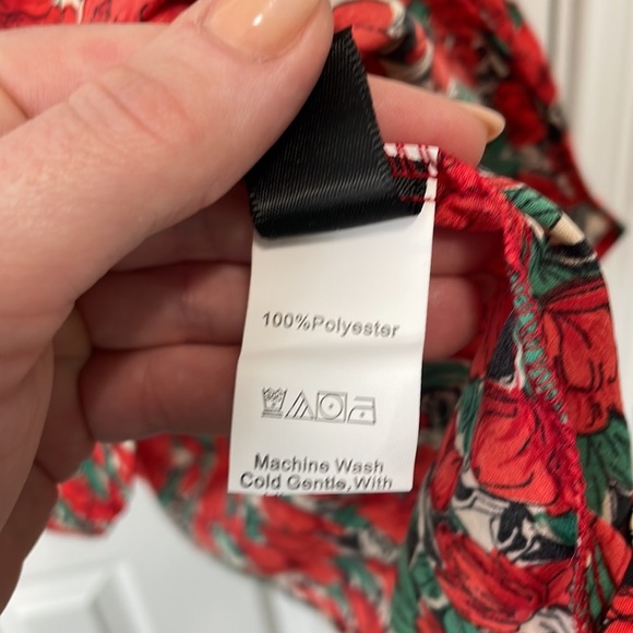 NWOT off the shoulder dress - Picture 7 of 7